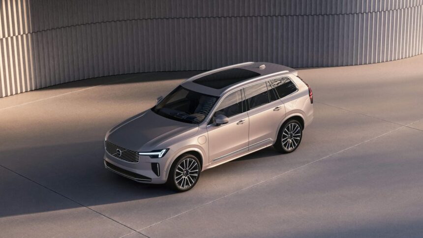 2025 Volvo XC90 plug-in hybrid